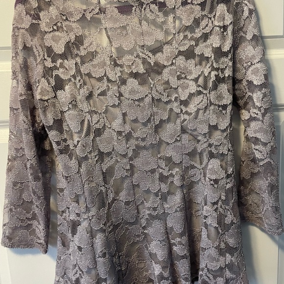 Special occasion long sleeve lace top. - Picture 6 of 10